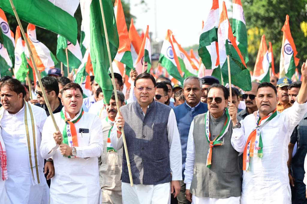 मुख्यमंत्री पुष्कर सिंह धामी के नेतृत्व में “तिरंगा शौर्य सम्मान यात्रा” का  किया गया भव्य आयोजन