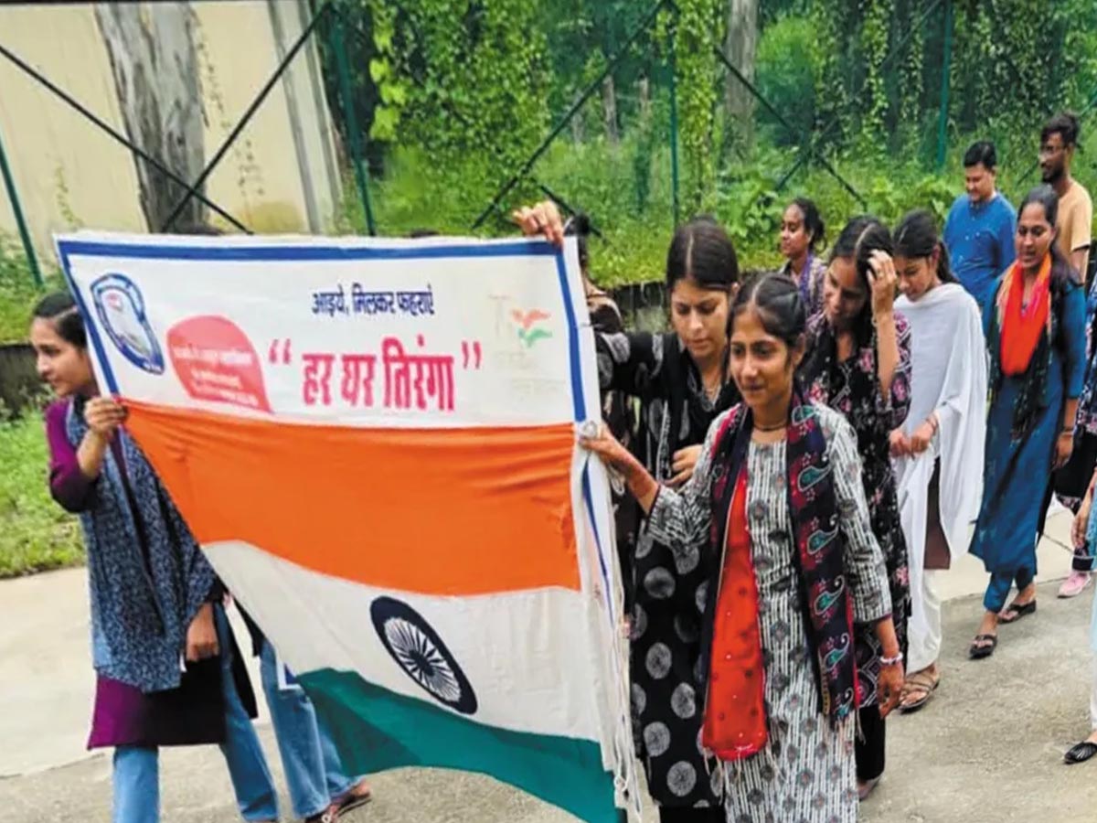 हर घर तिरंगा अभियान में छात्रों का जोश