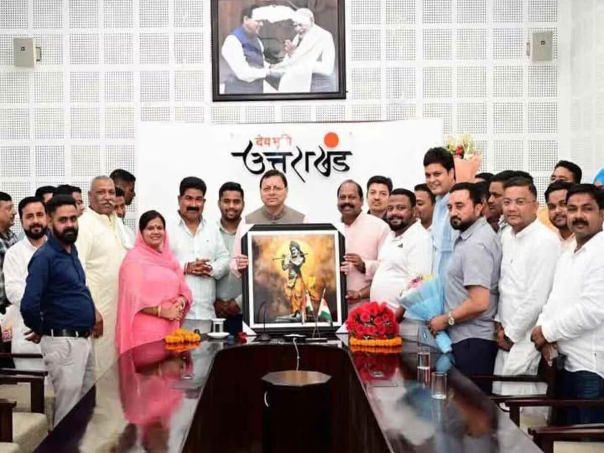 विजयी प्रत्याशियों ने सीएम से मुलाकात कर आभार जताया