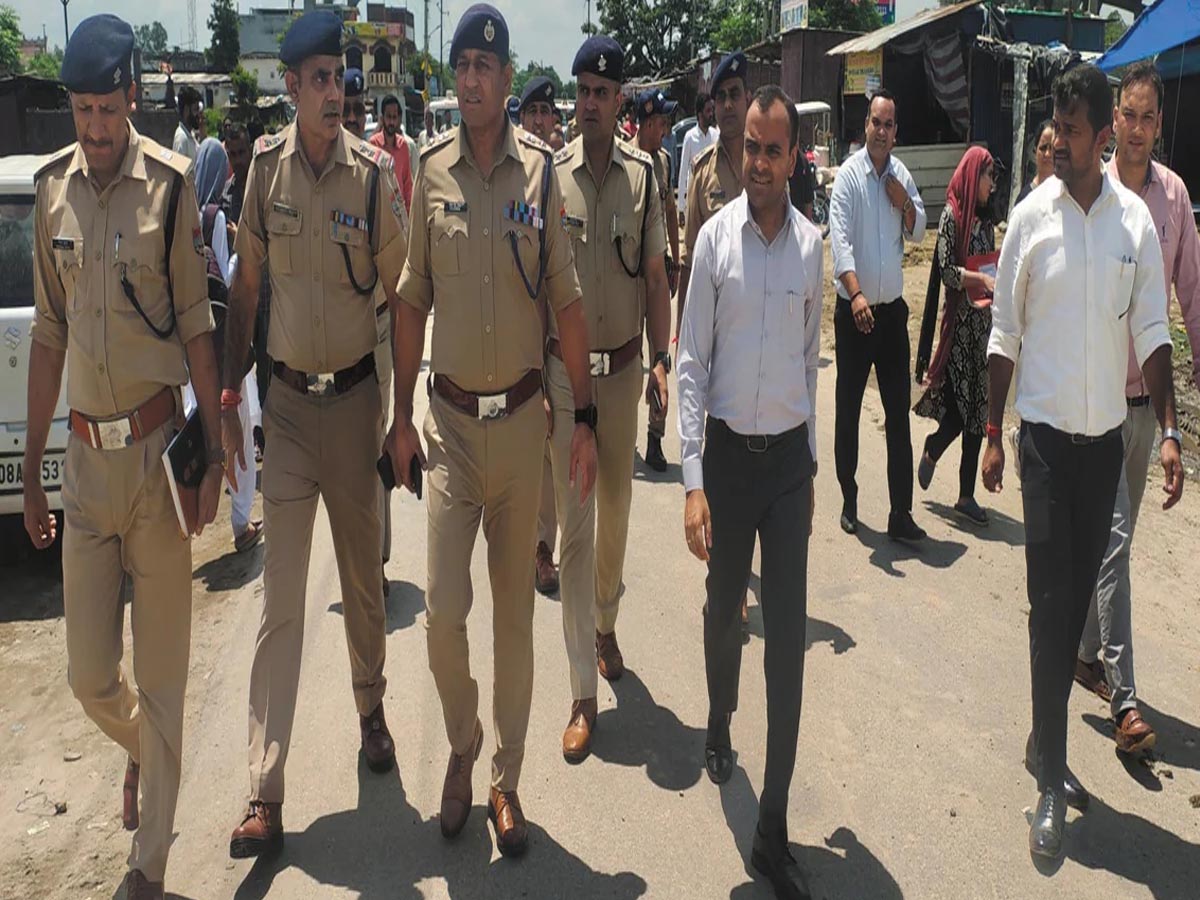 डीएम और एसएसपी  ने मेला क्षेत्र का निरीक्षण किया