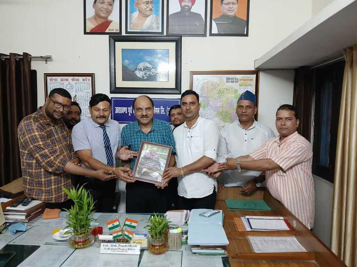 उपनल का प्रांतीय शिष्टमंडल परियोजना अधिकारी से मिला