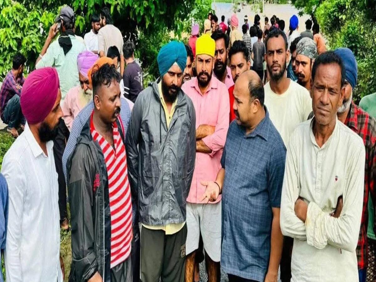 देवहा का जलस्तर बढ़ने से घरों में घुसा पानी