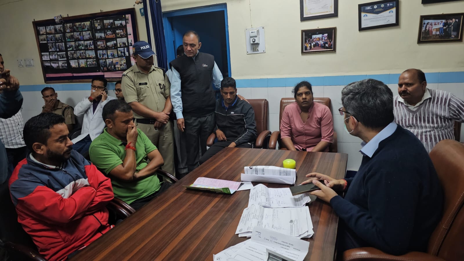 जिलाधिकारी ने किया जिला चिकित्सालय का निरीक्षण