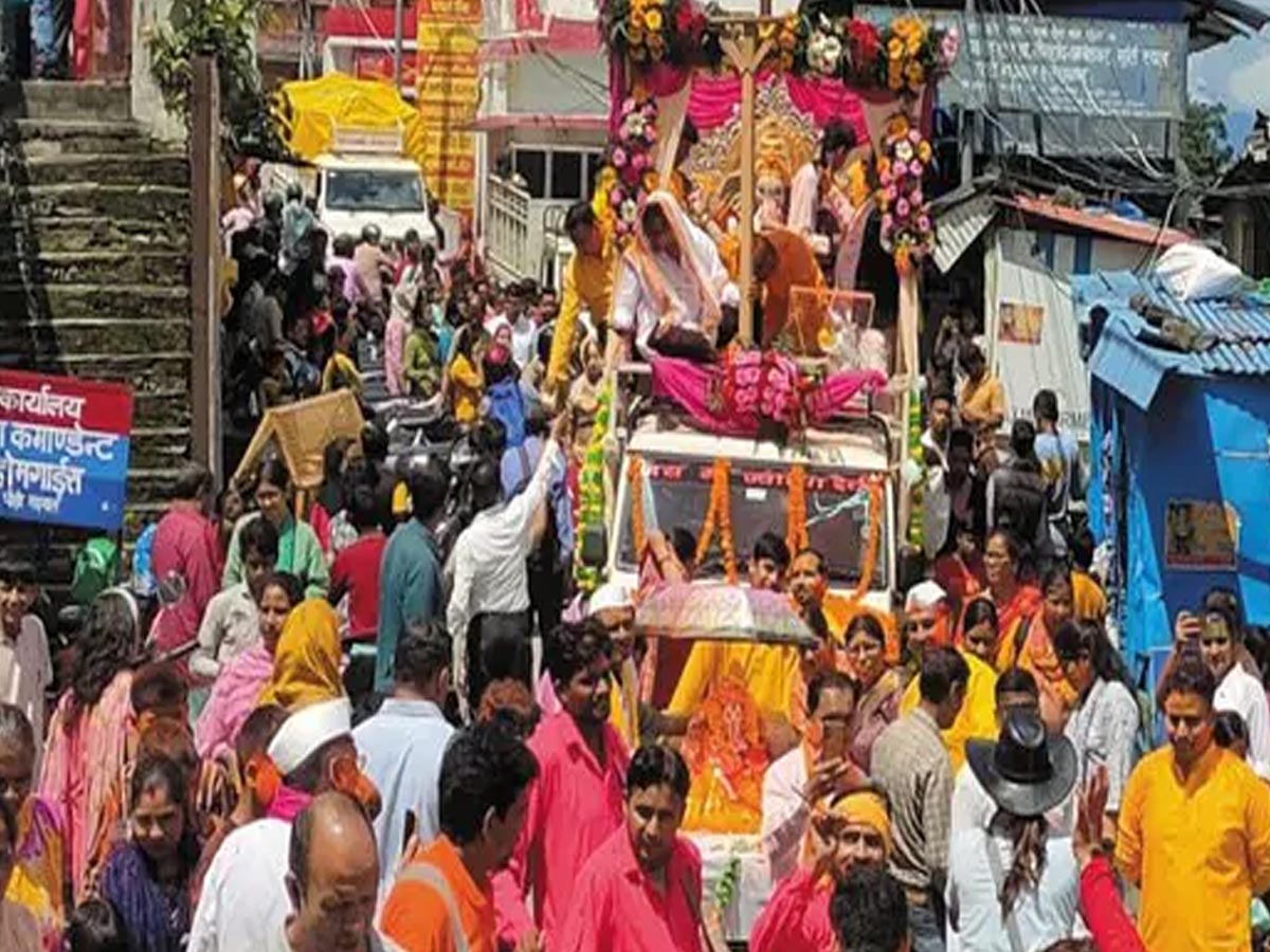 चतुर्थदशी पर निकली गणेश भव्य शोभा यात्रा