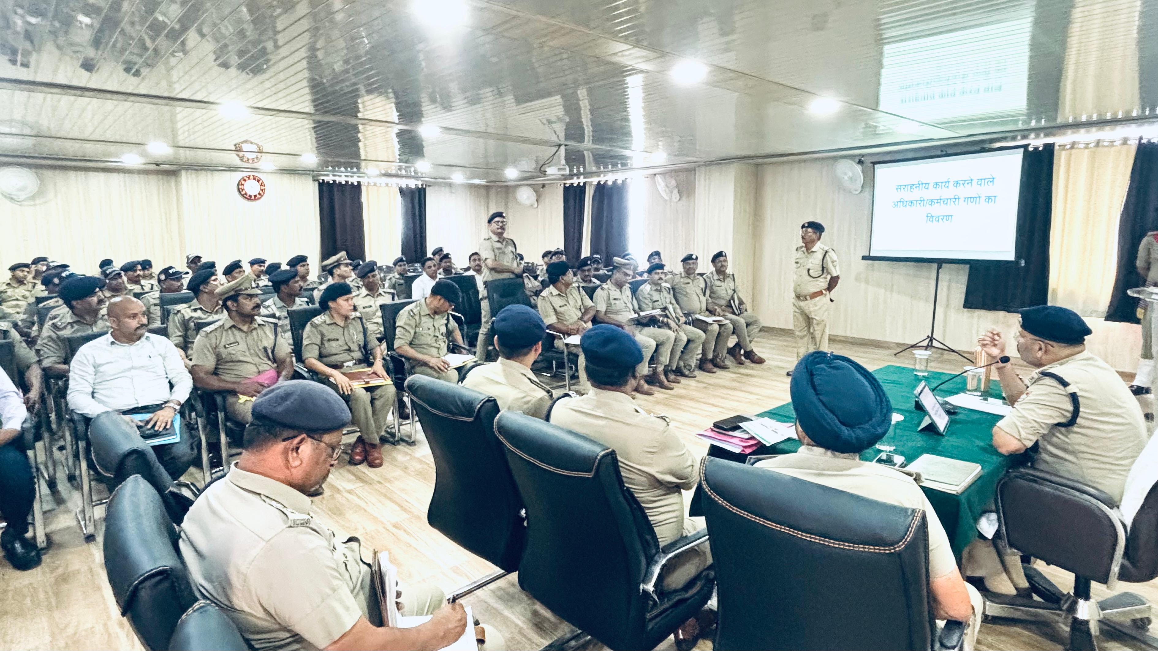 एसएसपी ने अपराध गोष्ठी में की पुलिसिंग की समीक्षा, डिजिटल सेवाओं पर दिया जोर