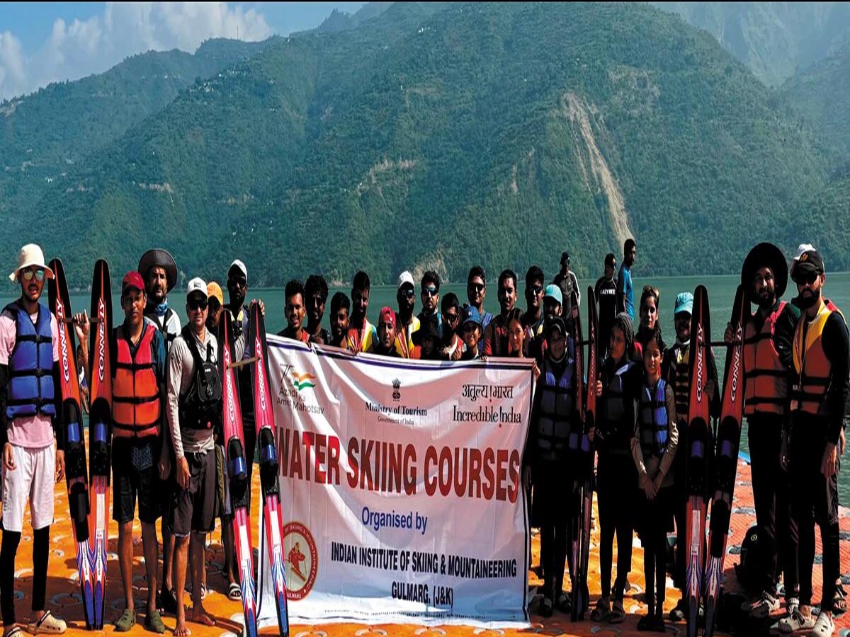 टिहरी झील में वाटर स्कीइंग कोर्स शुरू