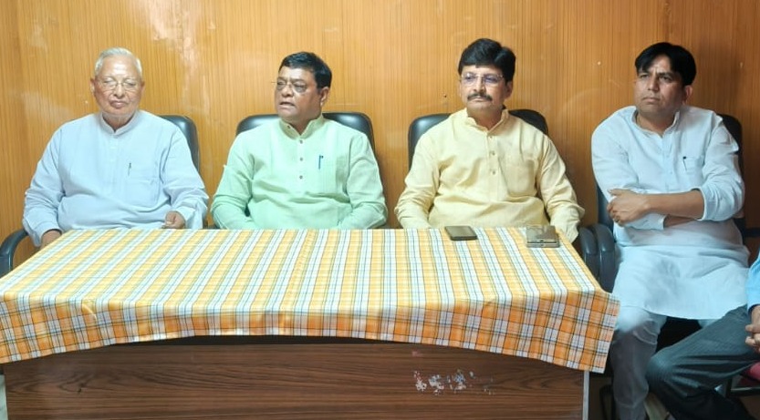 संगठनात्मक बदलाव को लेकर अमरुत ठाकोर कांग्रेस कार्यकर्ताओं से करेंगे रायशुमारी