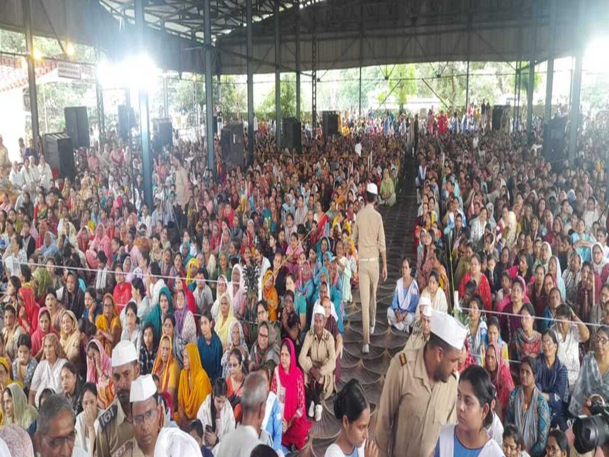 हरिद्वार में संत निरंकारी महिला संत समागम में जुटे श्रद्धालु