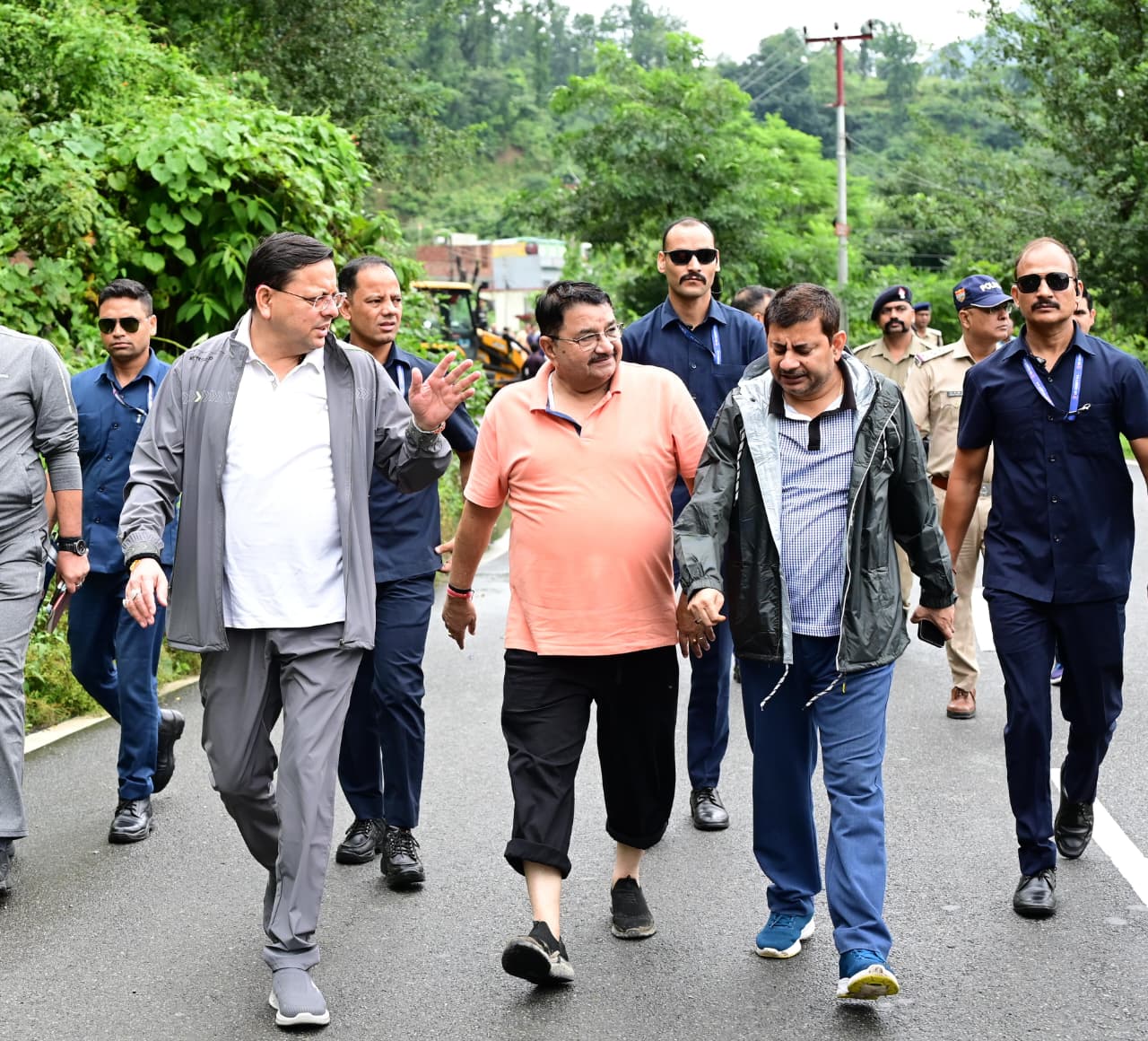 सीएम धामी ने  अतिवृष्टि से प्रभावित मालदेवता क्षेत्र एवं केसरवाला का स्थलीय निरीक्षण कर, स्थिति का जायज़ा लिया