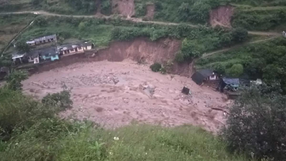 चमोली नंदानगर में बादल फटा, मलबे की चपेट में आकर 10 लोग लापता,रेस्क्यू ऑपरेशन जारी