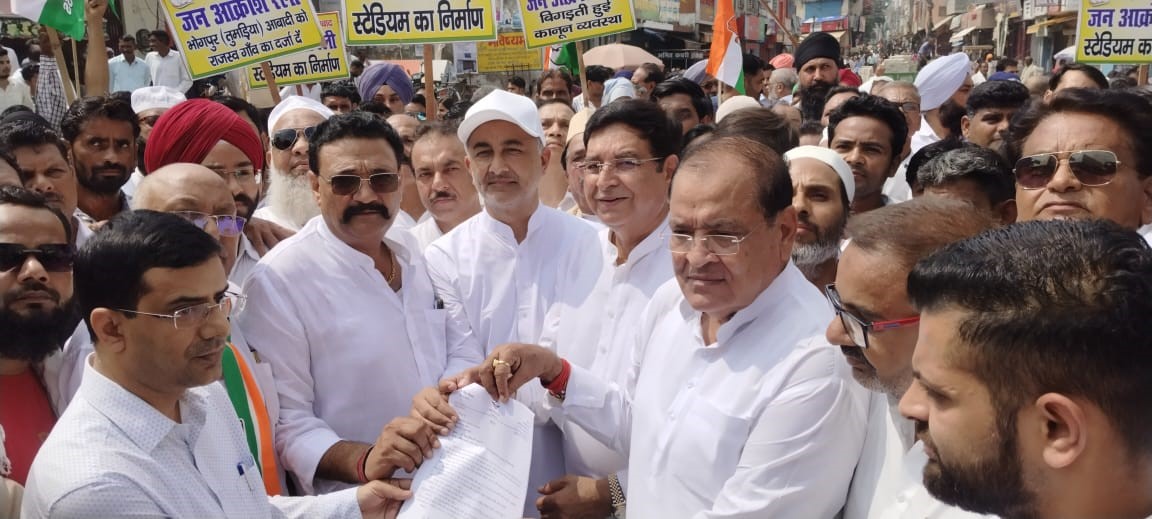 जनाक्रोश रैली में केंद्र व प्रदेश सरकार के खिलाफ गरजे कांग्रेस नेता