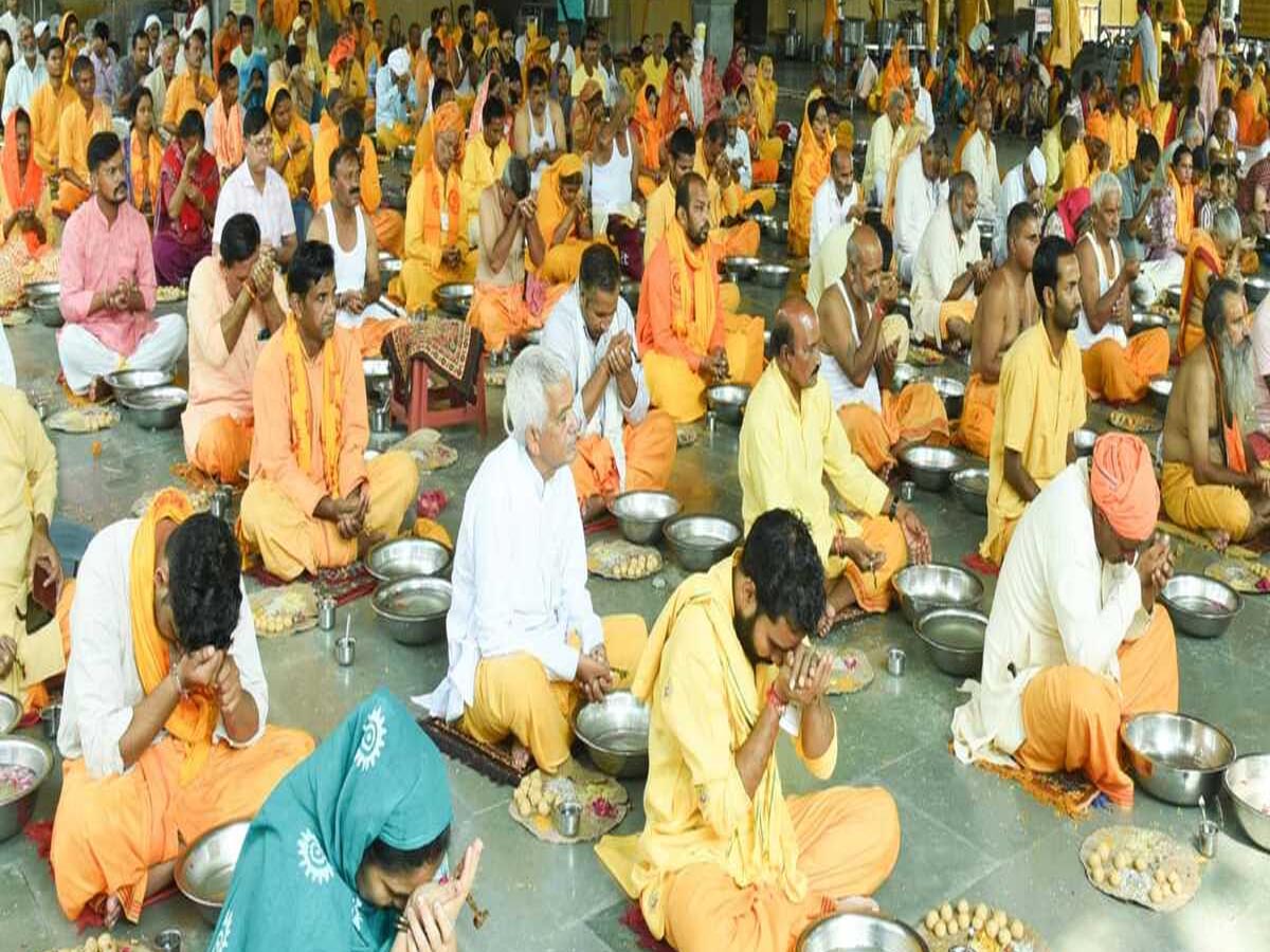 सर्वपितृ मोक्ष अमावस्या पर हुआ  सामूहिक श्राद्ध तर्पण संस्कार का आयोजन