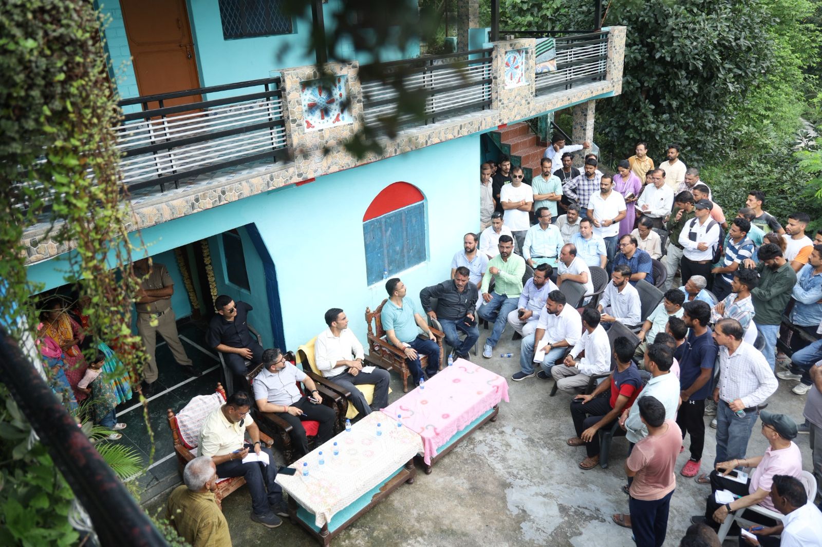 खेत, खलियान, निजी भवन, का  अधिकाधिक मुआवजा बट जाए आज रात तक: डीएम
