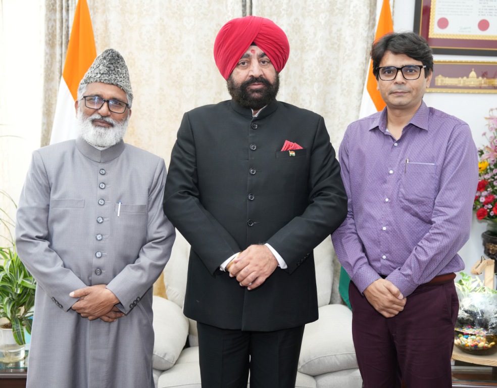 उत्तराखण्ड मदरसा शिक्षा बोर्ड के अध्यक्ष मुफ्ती शमून कासमी ने  की राज्यपाल से शिष्टाचार भेंट