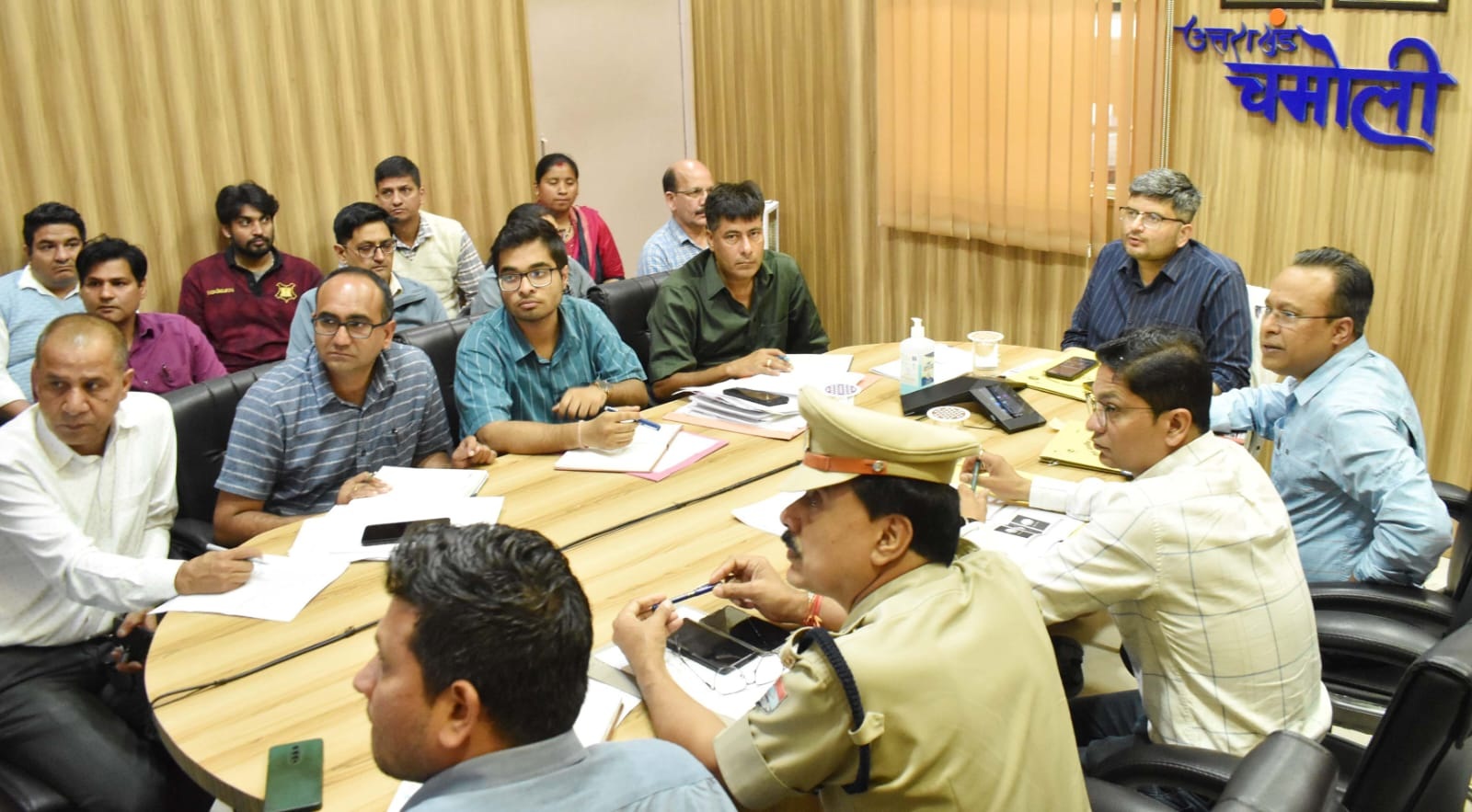 कृमि मुक्ति दिवस और पल्स पोलियो अभियान की तैयारियों को लेकर डीएम तिवारी ने ली समीक्षा बैठक